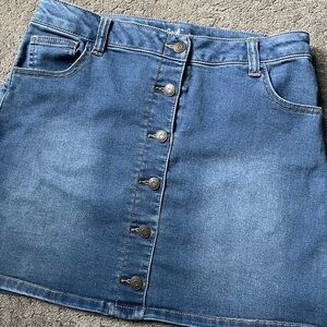 Cat & Jack Blue Denim Skirt with Button Detail 14/16